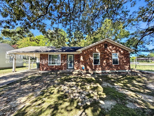 Building Photo - 1582 Custer Dr