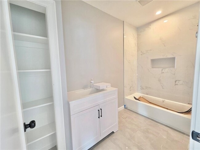 Building Photo - 1965 Smith St