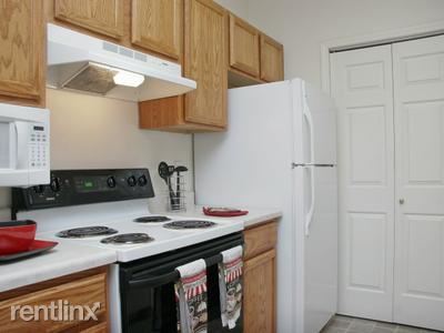 Building Photo - 700 W 91st Ave