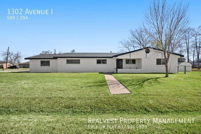 Photo - 1302 Avenue I House