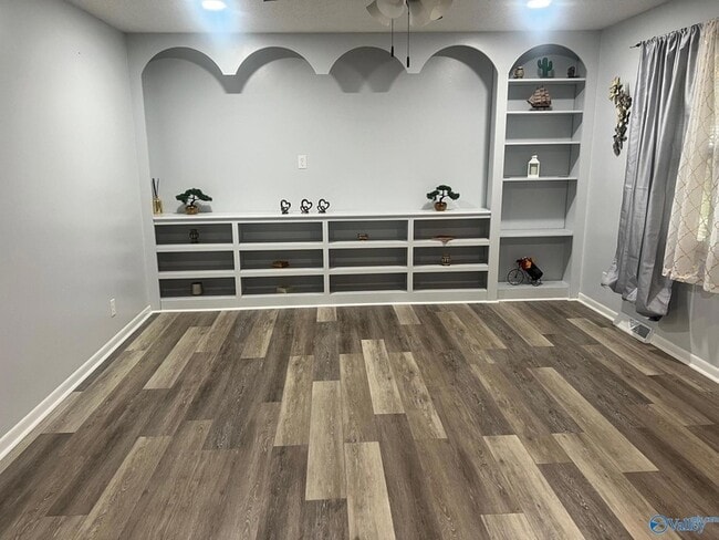 Building Photo - 409 Cumberland Dr SE