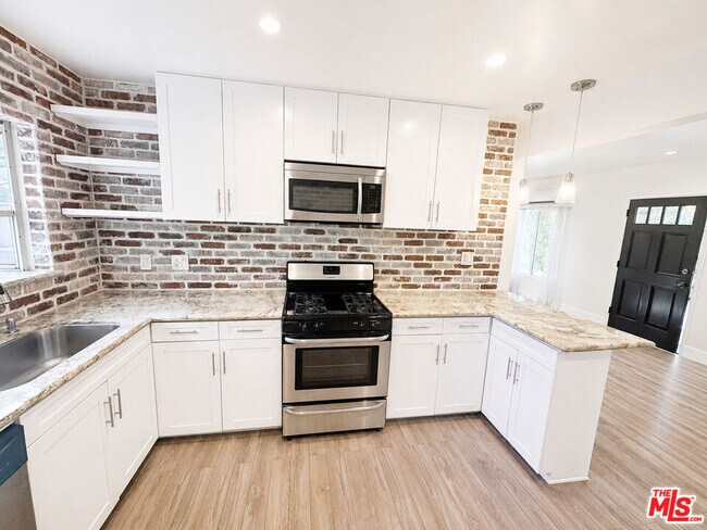 Building Photo - 8912 Krueger St