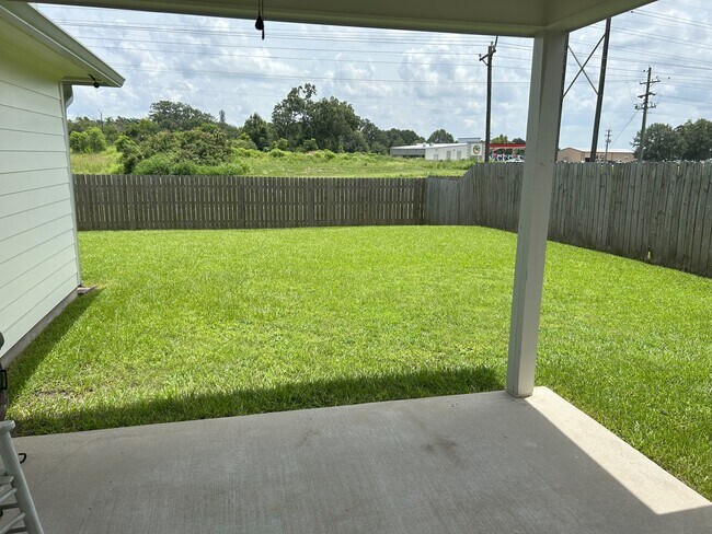 Foto del edificio - 102 Overbrook Dr