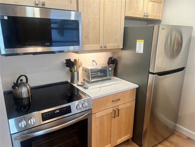 Building Photo - 6020 Midnight Pass Rd