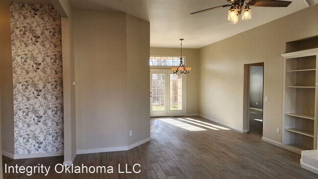 Building Photo - 3 br, 2 bath House - 1200 Charlton Rd.