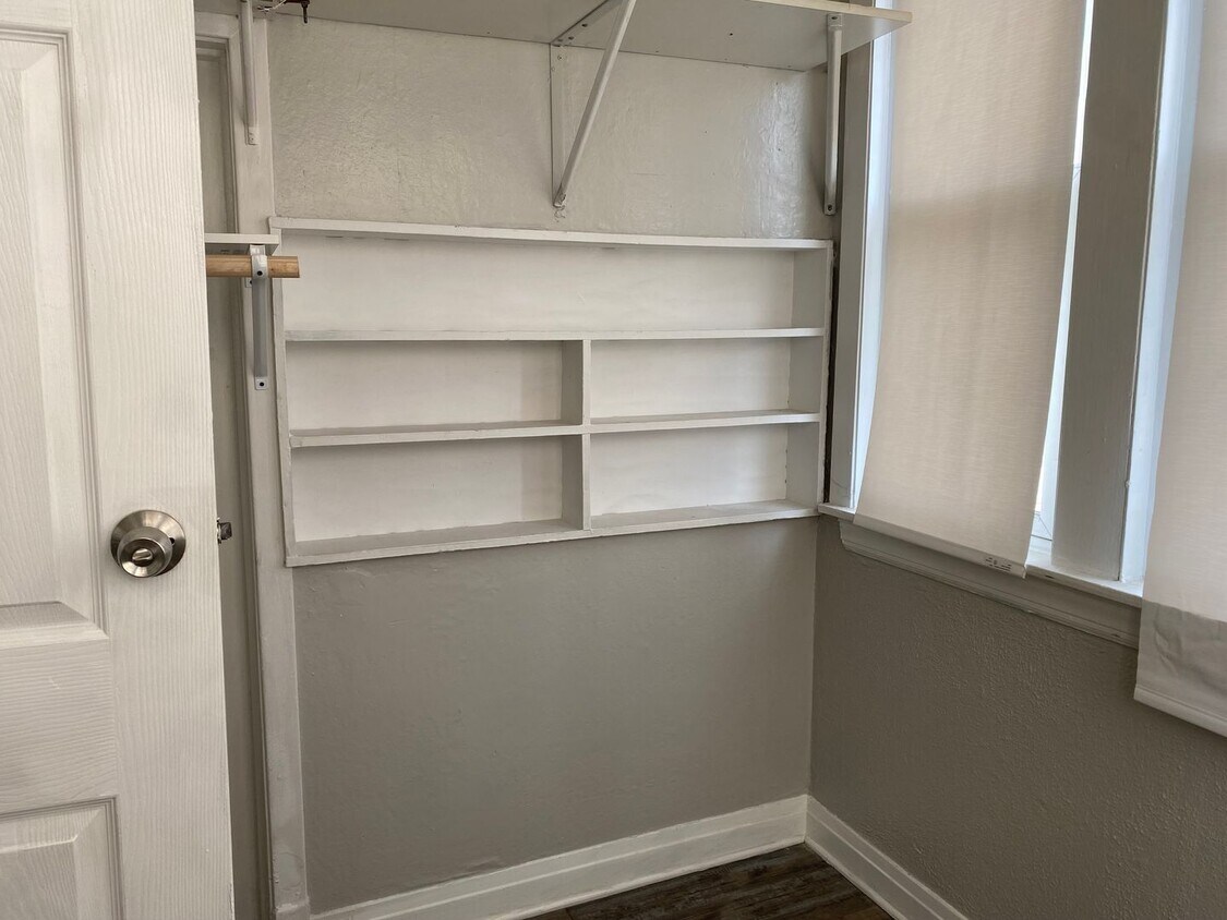 Foto principal - 6035 S Karlov Ave
