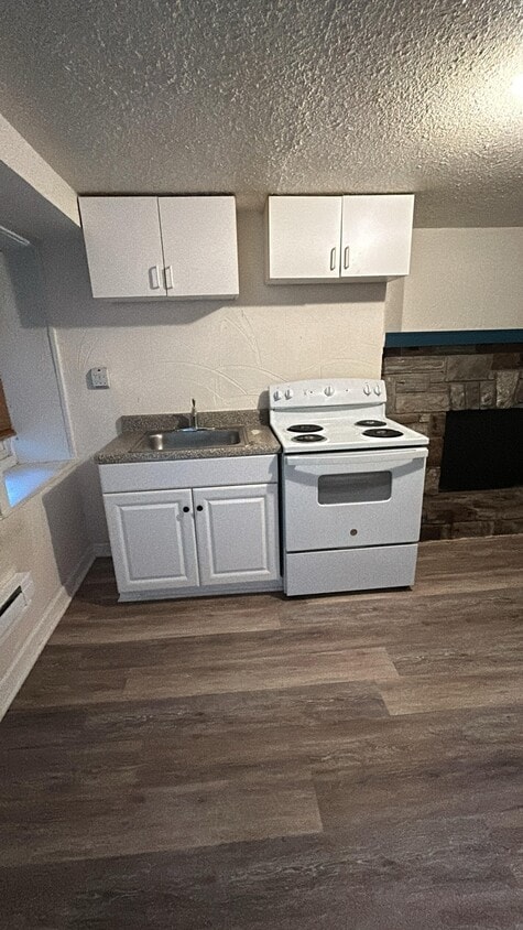 Primary Photo - 18 N Church St