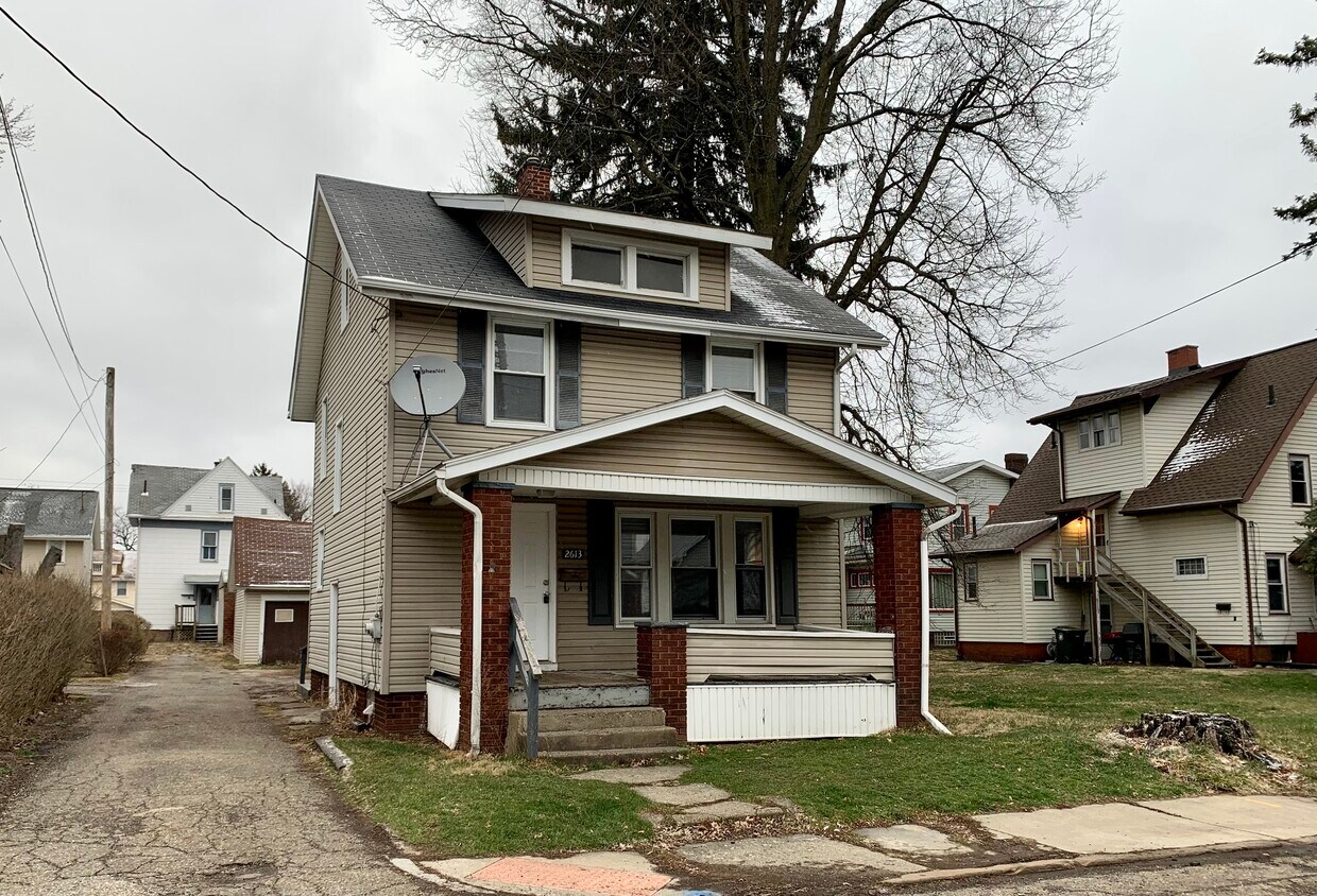 2613 Nicholas Pl NW, Canton, OH 44708 House Rental in Canton, OH