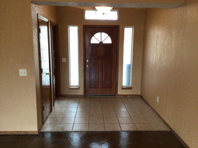 Foto del edificio - 13012 Springcreek Cir