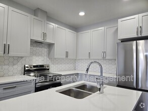 Building Photo - 3731-3214 214 St NW