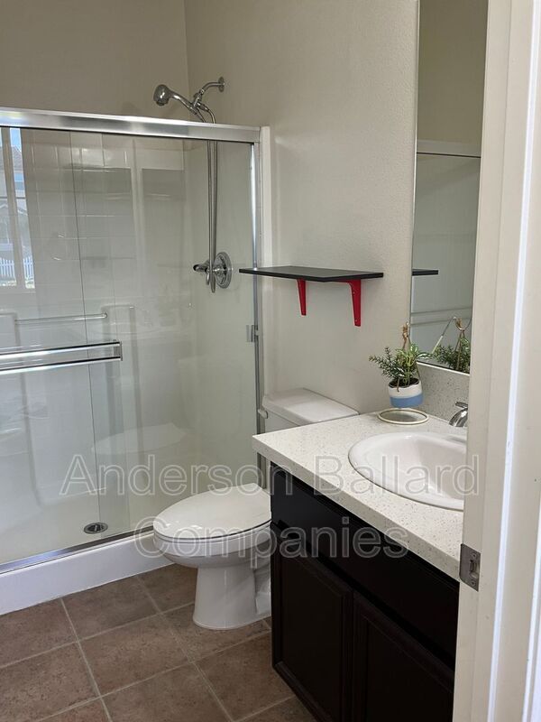 Building Photo - 30225 Goldenrain Dr
