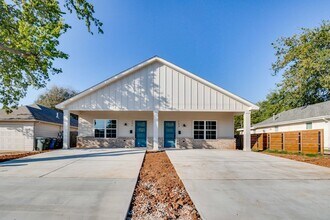 Building Photo - 133 W Thatcher St