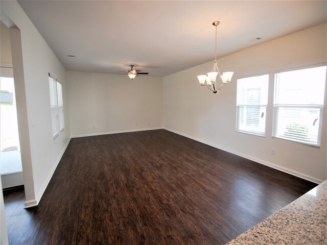 Building Photo - 222 Dogwood Cir