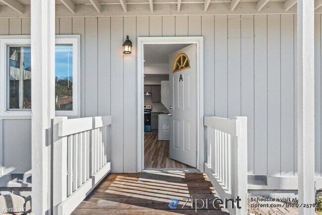 Building Photo - Studio, 1 bath 4plex - 10806 Hubbard Way, ...
