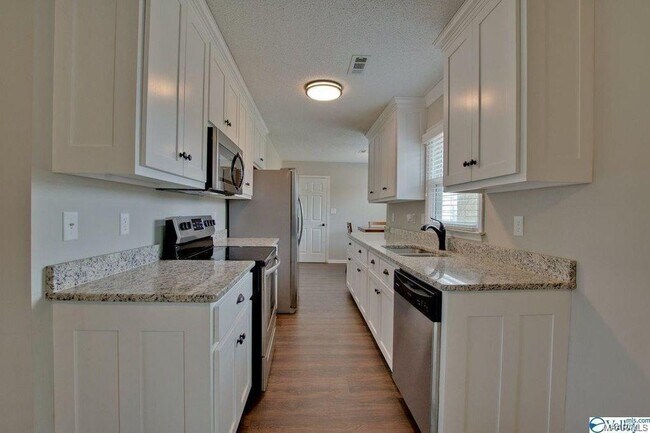 Foto del edificio - 13140 Scott Ln