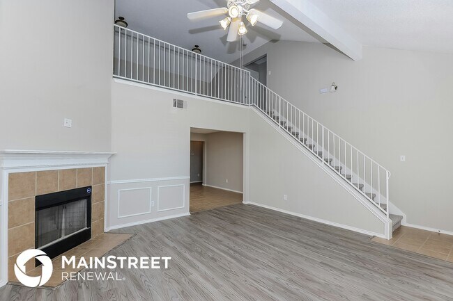 Building Photo - 4300 Bent Oaks Dr