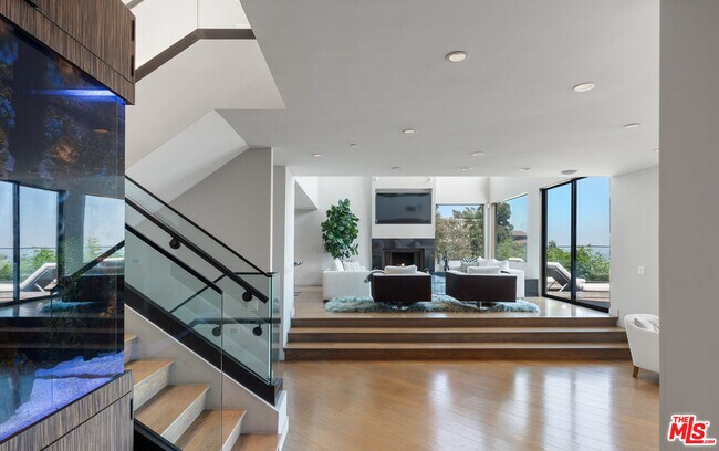 Foto del edificio - 2826 Las Alturas St