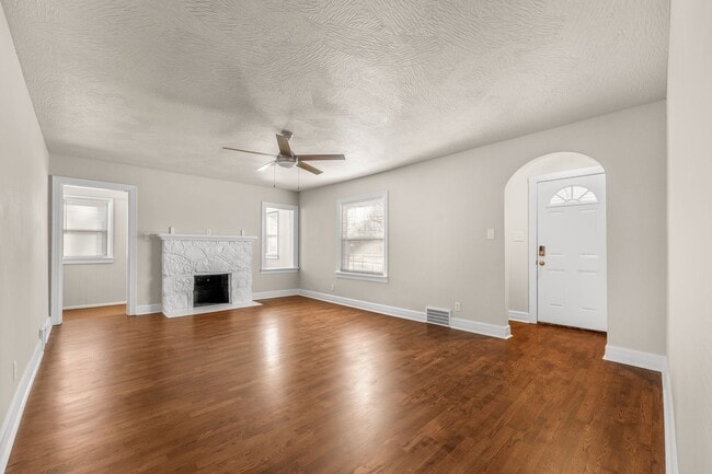 Foto del edificio - Available now!