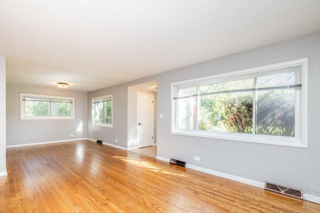 Building Photo - 3 bedroom in Evanston IL 60202