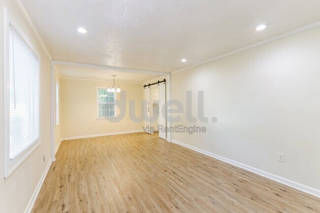 Foto del edificio - 2492 Coleman Ave