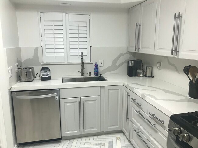 1st fl Kitchen - 3401 Barham Blvd
