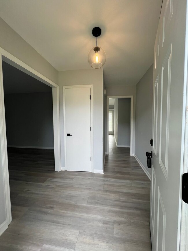 Foto del edificio - Charming, fully renovated 3BR House in Cha...