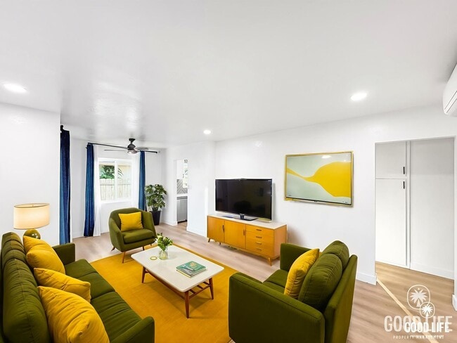 Building Photo - Coastal Charm Meets Modern Living in Beautiful Encinitas