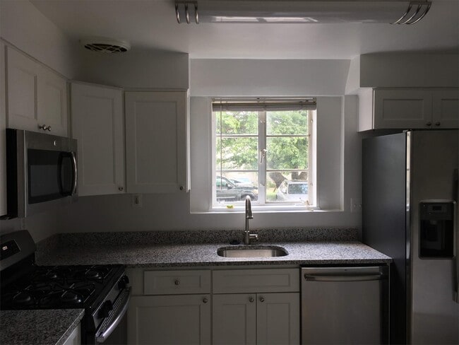 Building Photo - 5319 Pooks Hill Rd