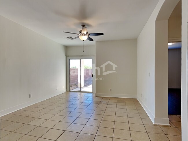 Foto del edificio - 2278 Laramine River Dr