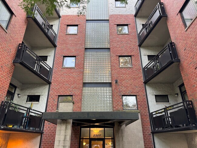 Foto del edificio - 2307 W Wolfram St