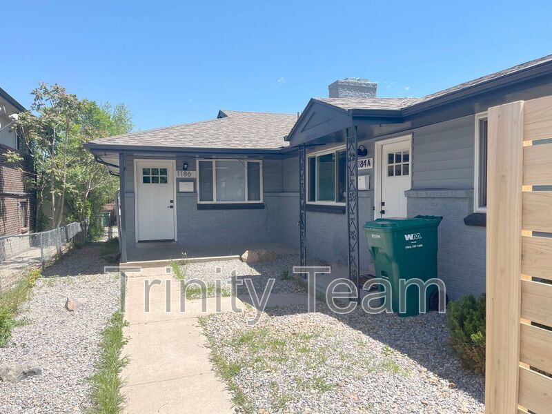 Foto principal - 1186 Clinton St