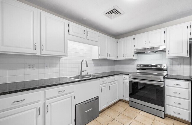 Building Photo - 39 Parlin St