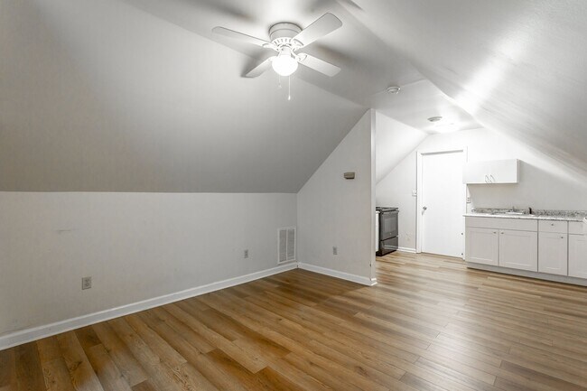 Building Photo - 1318 Ely Road