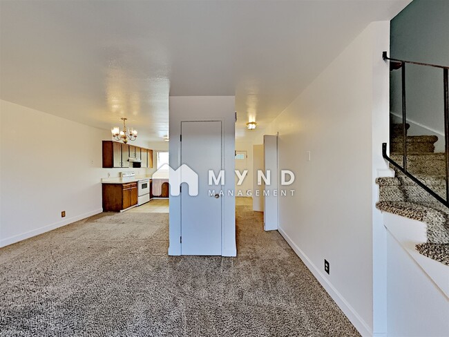 Building Photo - 3 br, 2 bath Townhome - 6 Smithridge Park