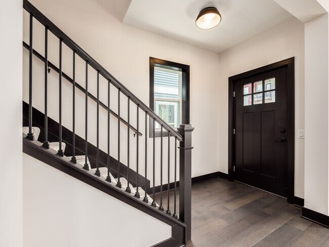 Foto del edificio - 492 Reynolds Ave