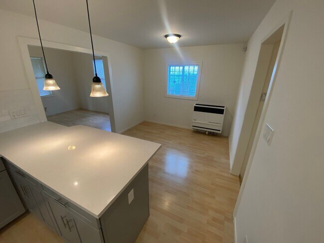 Foto del edificio - Charming Oakland Home in Desirable Neighborhood