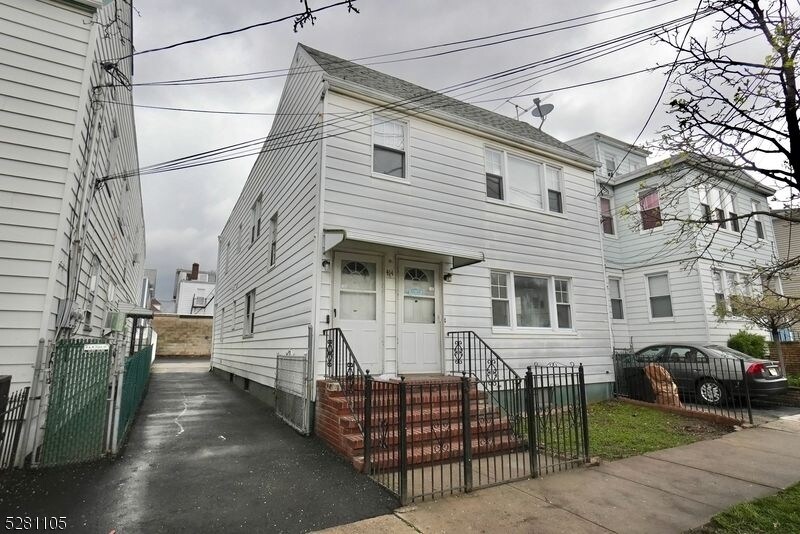 Primary Photo - 414 N 11th St