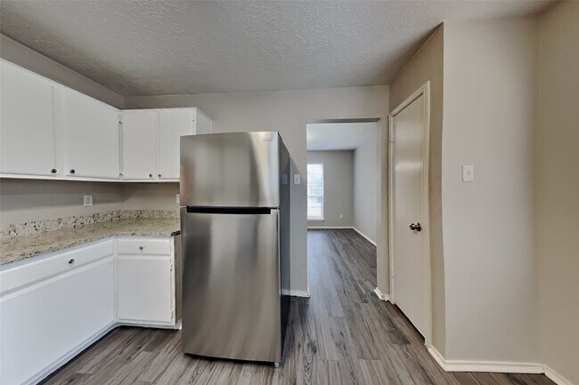 Foto del edificio - 2908 Piccadilly Circus