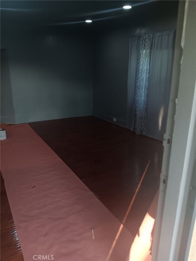 Foto del edificio - 1537 W 58th Pl