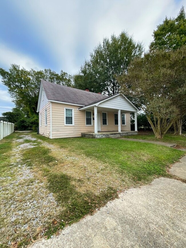 Building Photo - 307 N 6th Ave