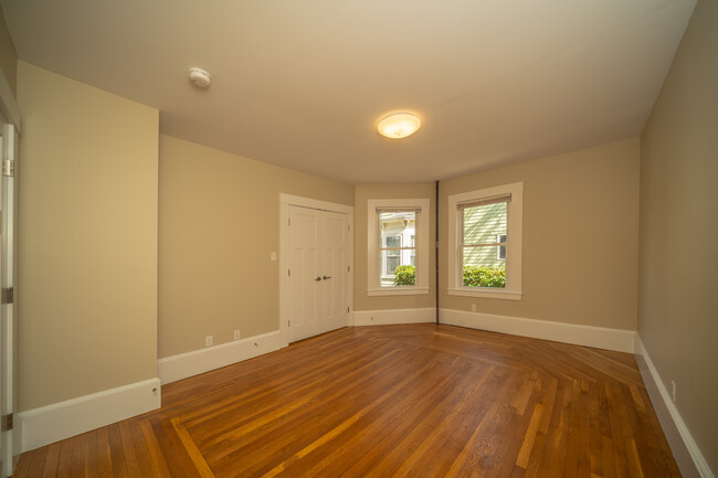 Building Photo - 1575 Cambridge St