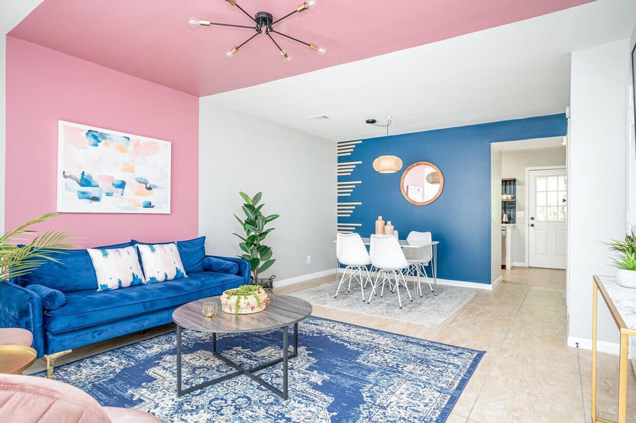 Foto principal - 1267 Sweet Pine Dr