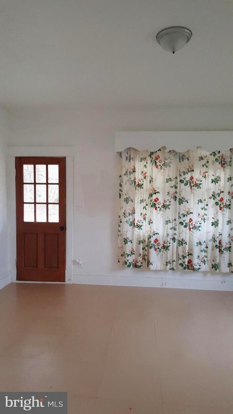 Building Photo - 87 Fleet Rd