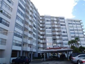 Building Photo - 1300 NE Miami Gardens Dr