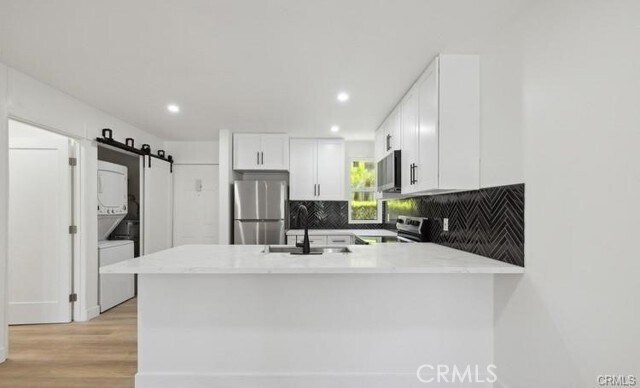 Foto del edificio - 17000 Burbank Blvd