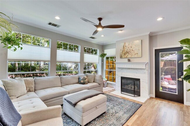 Building Photo - 2601 Kinney Oaks Ct