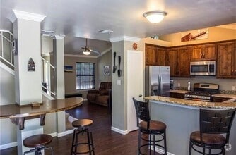 Building Photo - 12800 Meehan Dr