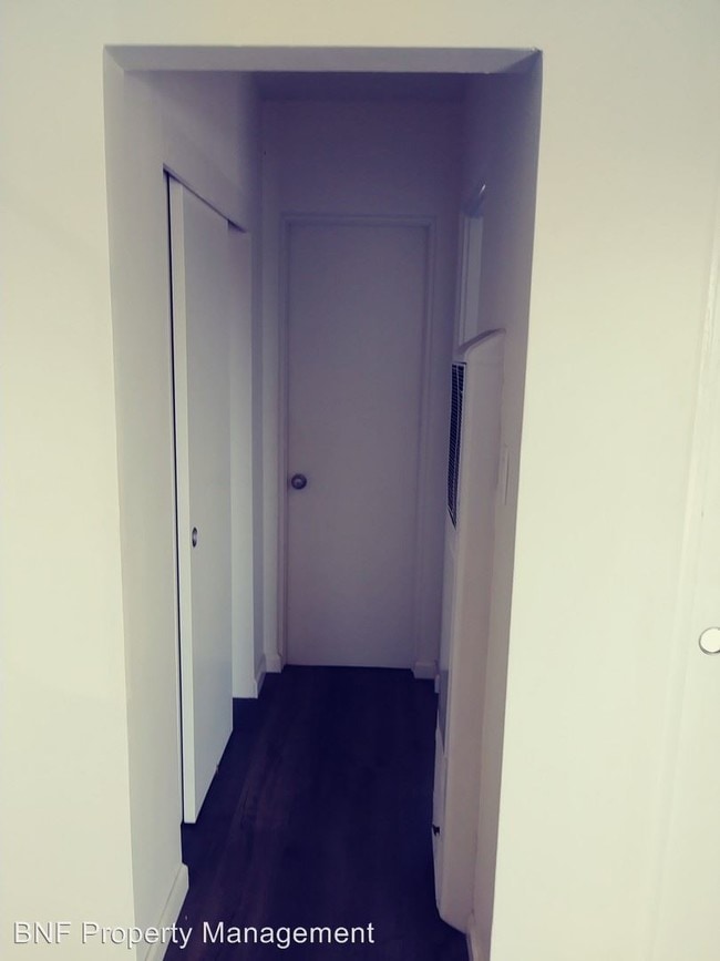 Building Photo - 6565 Balboa Ave