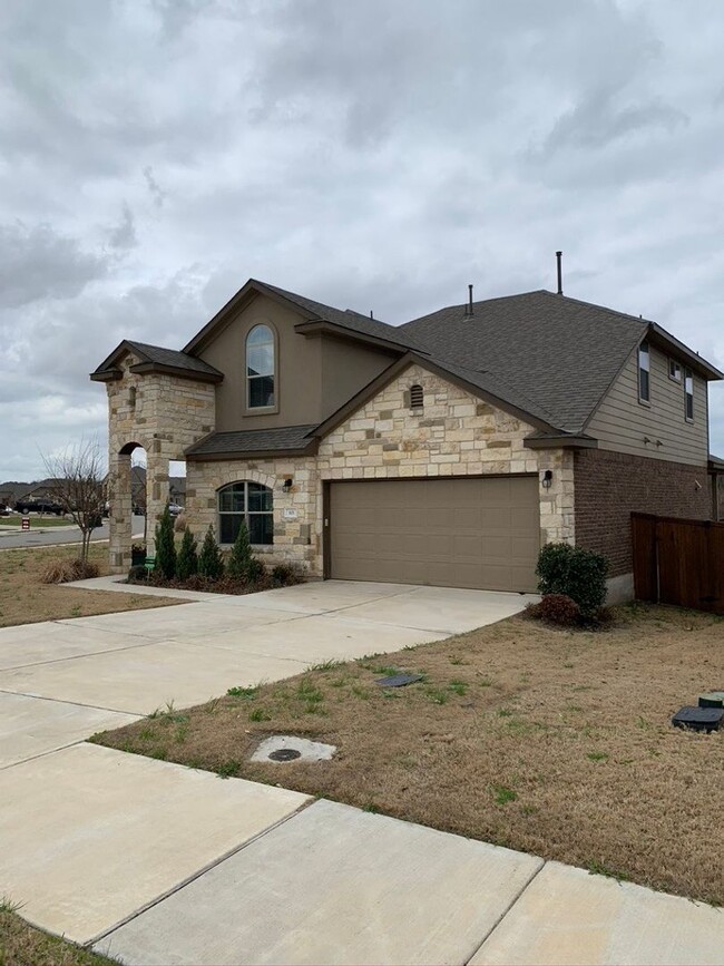 Building Photo - HALF OFF FIRST MONTH’S RENT!! PLUS $250 Ad...