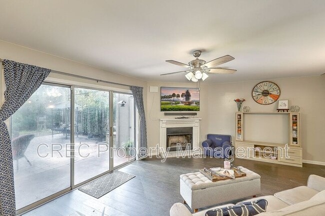 Building Photo - 2065 Emerald Terrace